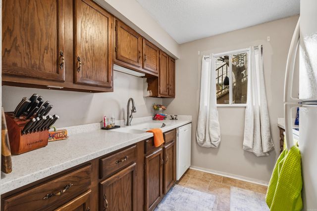 1222 Twin Points Road, Hot Springs, AR 71913