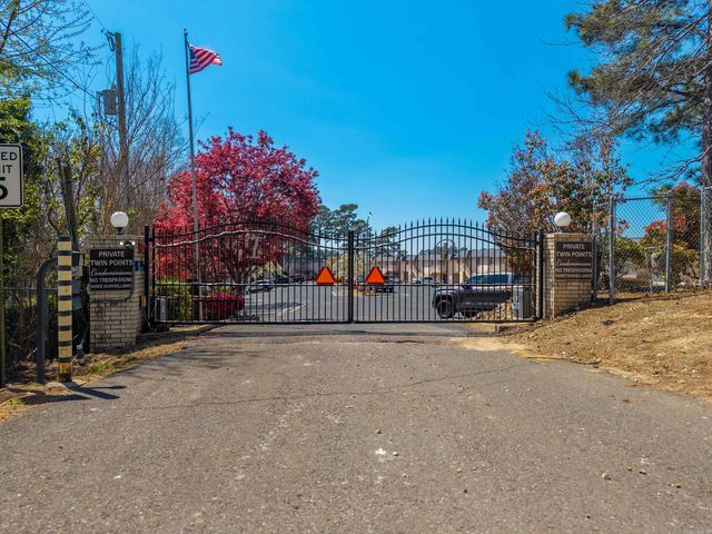 1222 Twin Points Road, Hot Springs, AR 71913