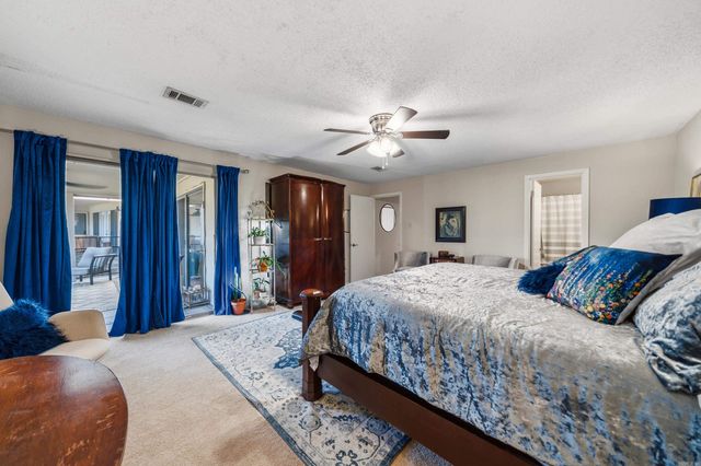 1222 Twin Points Road, Hot Springs, AR 71913