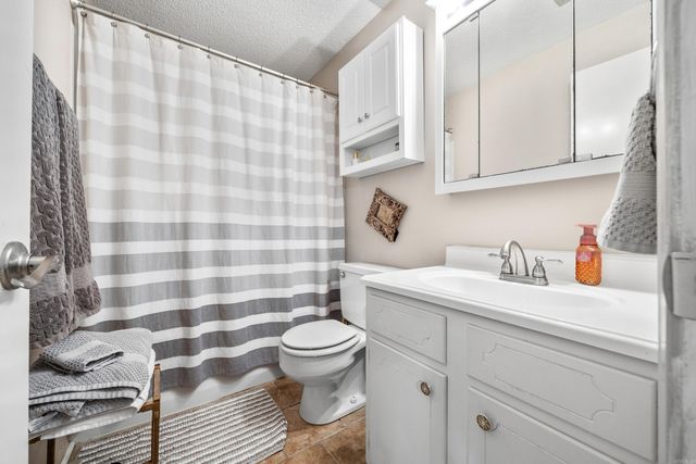 1222 Twin Points Road, Hot Springs, AR 71913