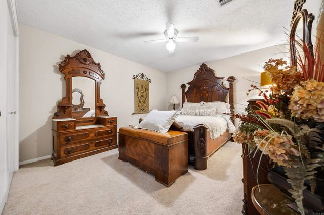 1222 Twin Points Road, Hot Springs, AR 71913