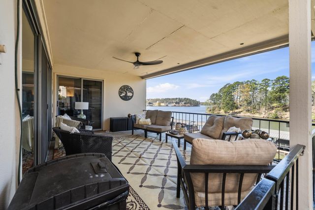 1222 Twin Points Road, Hot Springs, AR 71913