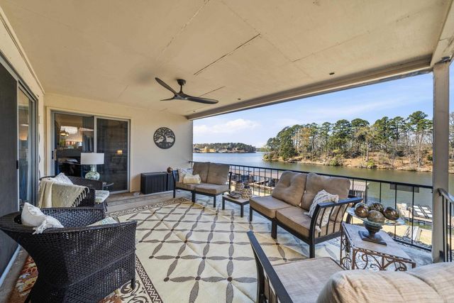 1222 Twin Points Road, Hot Springs, AR 71913