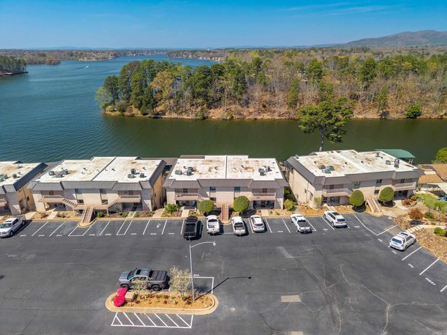 1222 Twin Points Road, Hot Springs, AR 71913