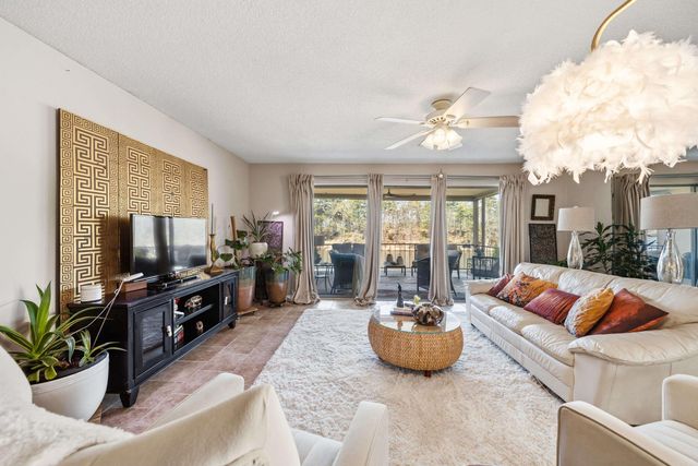 1222 Twin Points Road, Hot Springs, AR 71913