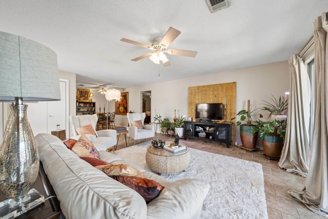 1222 Twin Points Road, Hot Springs, AR 71913