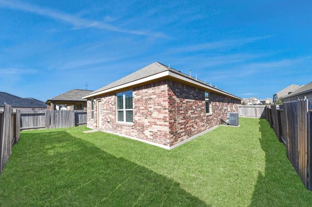 2335 Spring Hollow Drive, Baytown, TX 77521