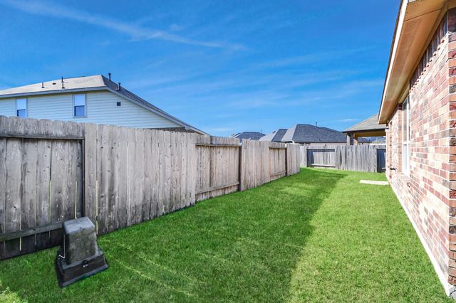 2335 Spring Hollow Drive, Baytown, TX 77521