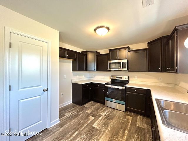 702 N Pebble Branch Court, Holly Ridge, NC 28445