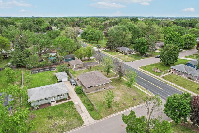 2016 W 90th Street, Bloomington, MN 55431