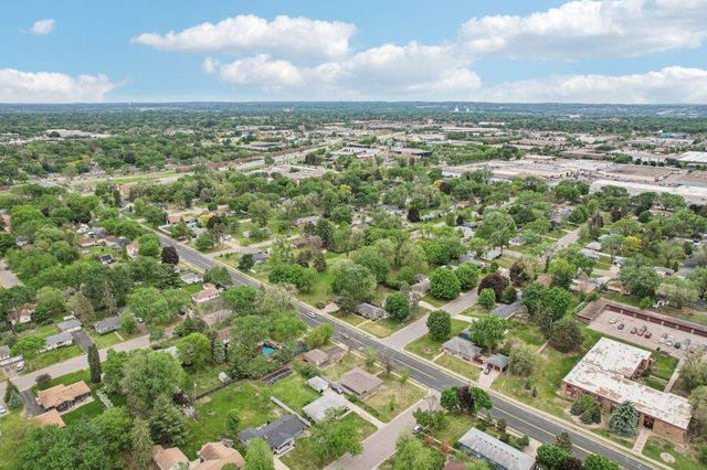 2016 W 90th Street, Bloomington, MN 55431