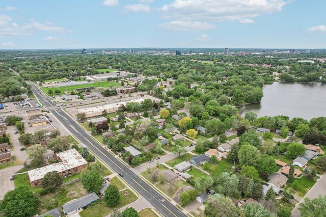 2016 W 90th Street, Bloomington, MN 55431