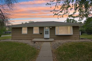2016 W 90th Street, Bloomington, MN 55431