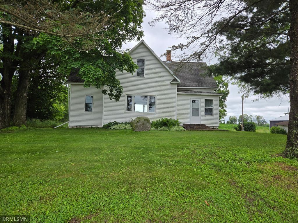 1264 389th Avenue NE, Stanchfield Twp, MN 55080