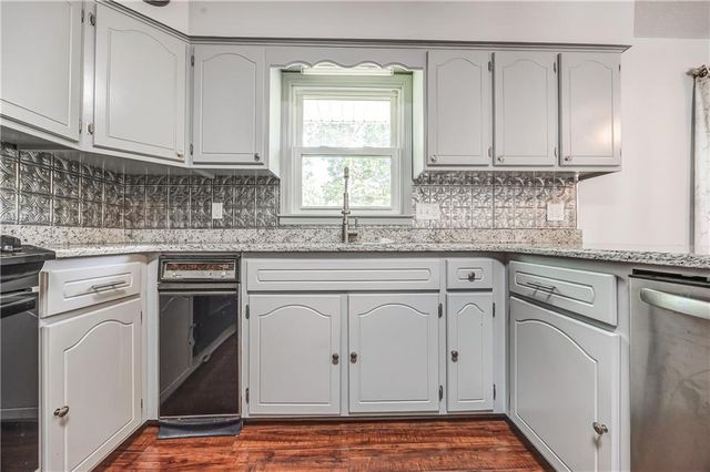1215 Patterson Street, Leavenworth, KS 66048