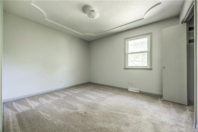 1215 Patterson Street, Leavenworth, KS 66048