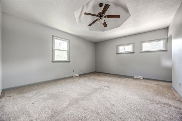 1215 Patterson Street, Leavenworth, KS 66048
