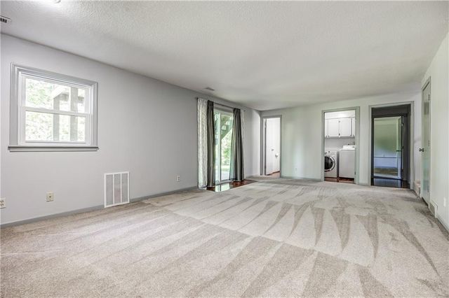 1215 Patterson Street, Leavenworth, KS 66048