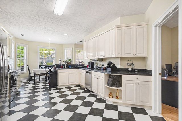 327 Cypress Keyes Ln., Murrells Inlet, SC 29576