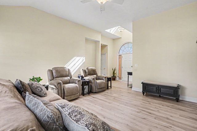 327 Cypress Keyes Ln., Murrells Inlet, SC 29576