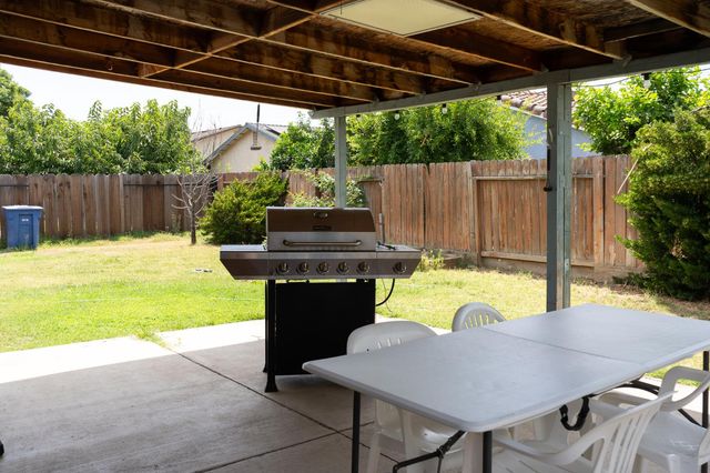 12 E San Clemente Dr, Merced, CA 95341