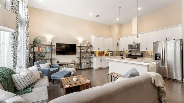 404 Drennan Street, Houston, TX 77003