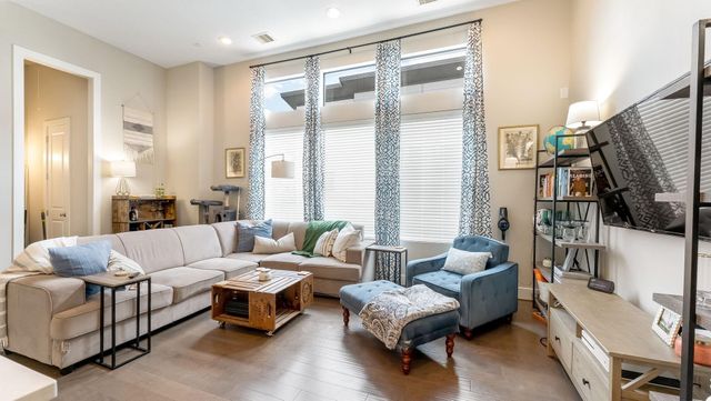 404 Drennan Street, Houston, TX 77003