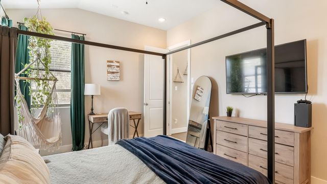 404 Drennan Street, Houston, TX 77003