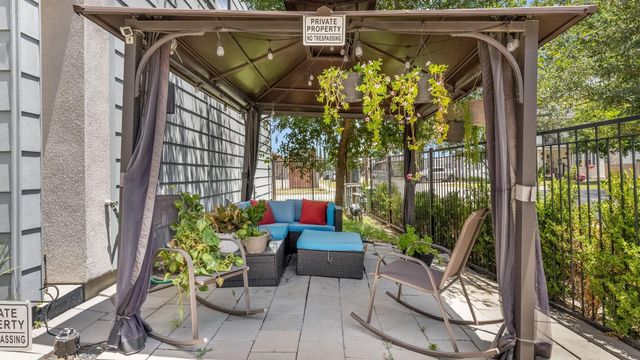 404 Drennan Street, Houston, TX 77003