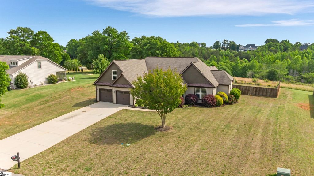 917 Garnet Drive, Chesnee, SC 29323