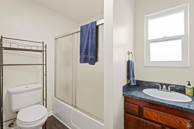 2021 Peacock Dr, Willits, CA 95490