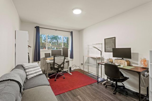 2021 Peacock Dr, Willits, CA 95490