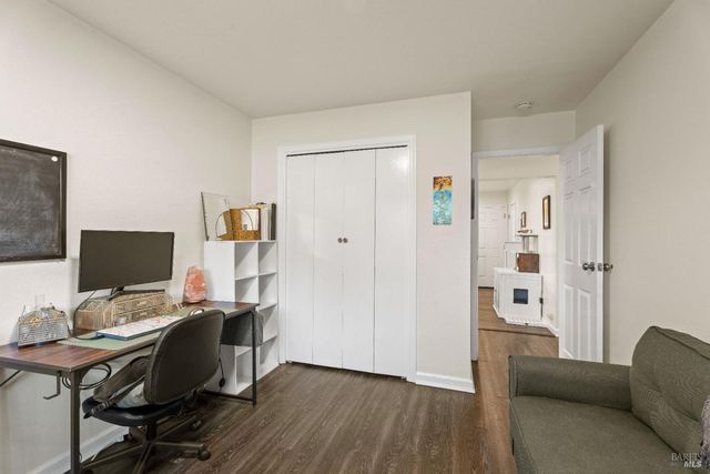 2021 Peacock Dr, Willits, CA 95490