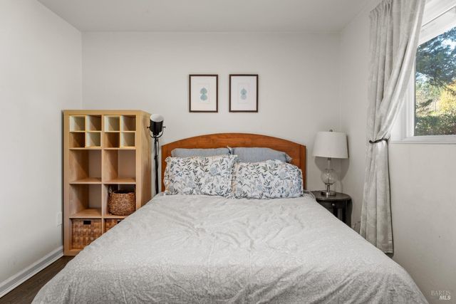 2021 Peacock Dr, Willits, CA 95490