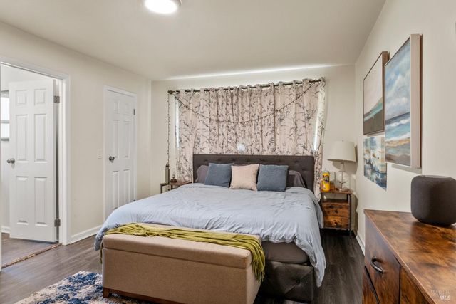 2021 Peacock Dr, Willits, CA 95490