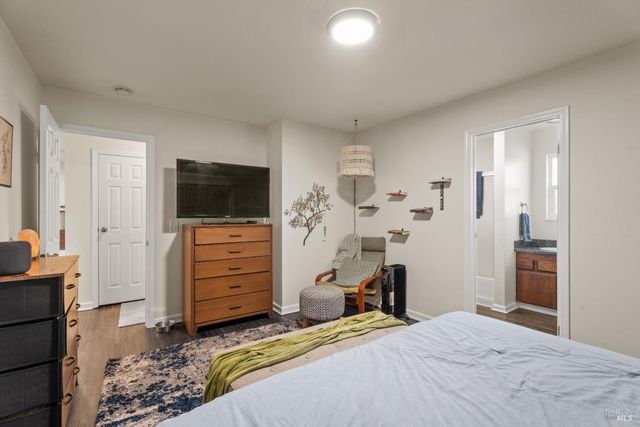 2021 Peacock Dr, Willits, CA 95490