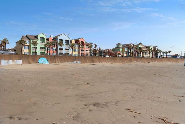 7000 Seawall Boulevard 923, Galveston, TX 77551