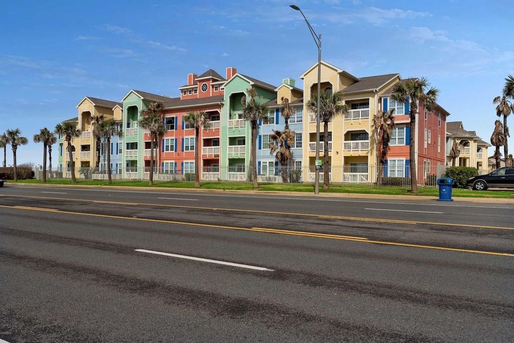 7000 Seawall Boulevard 923, Galveston, TX 77551
