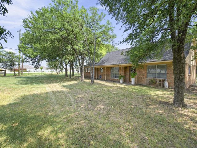 5022 Ensign Road, Ennis, TX 75119