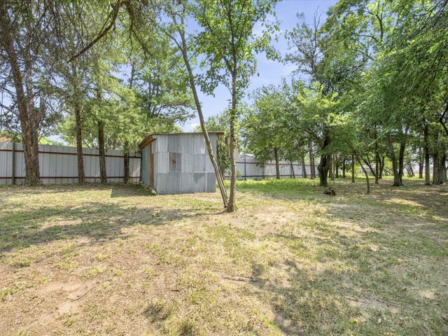 5022 Ensign Road, Ennis, TX 75119