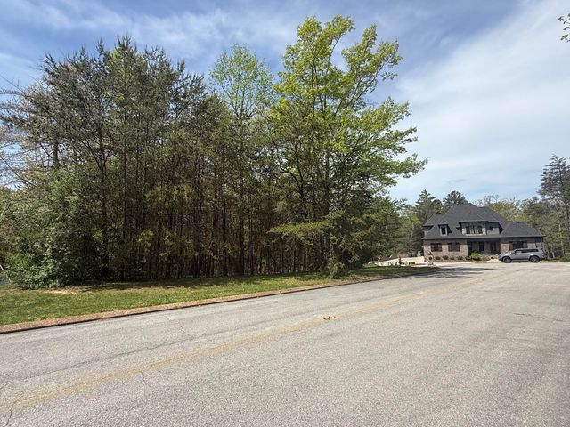 5 Ives Lake Road, Signal Mountain, TN 37377