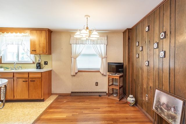 244 Connecticut Ave, Somerset, MA 02726
