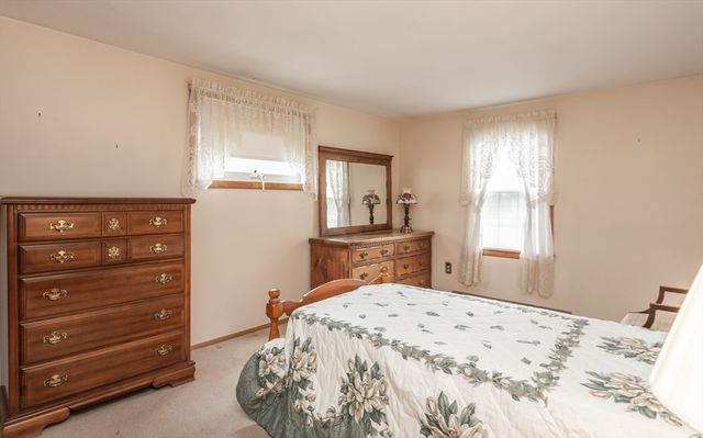 244 Connecticut Ave, Somerset, MA 02726