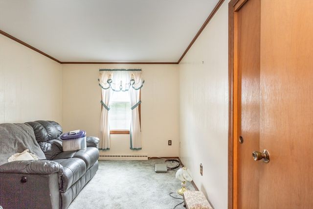 244 Connecticut Ave, Somerset, MA 02726