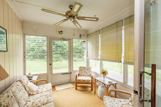 244 Connecticut Ave, Somerset, MA 02726