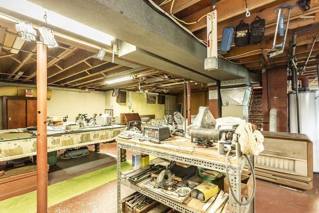 244 Connecticut Ave, Somerset, MA 02726