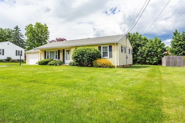 244 Connecticut Ave, Somerset, MA 02726