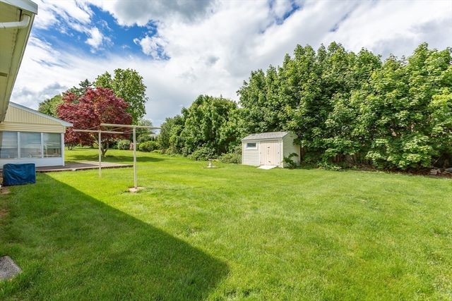 244 Connecticut Ave, Somerset, MA 02726