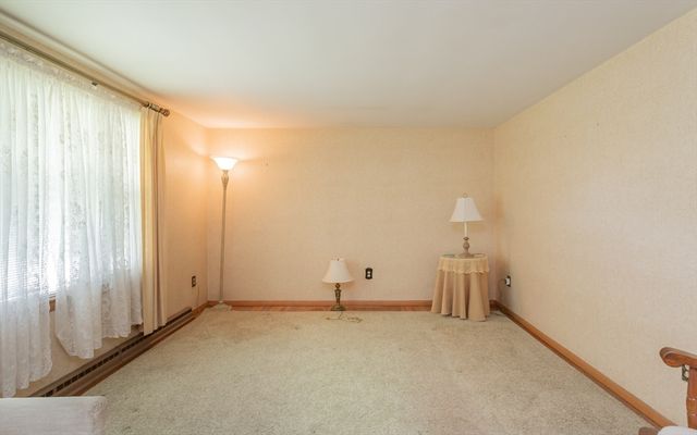 244 Connecticut Ave, Somerset, MA 02726