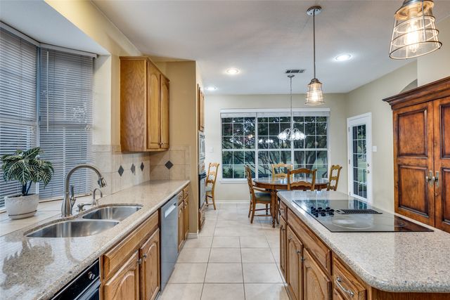 2808 Roundrock, Mckinney, TX 75072